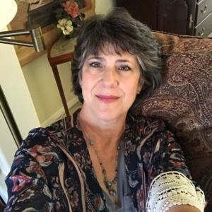 Meet your Posher, Liz